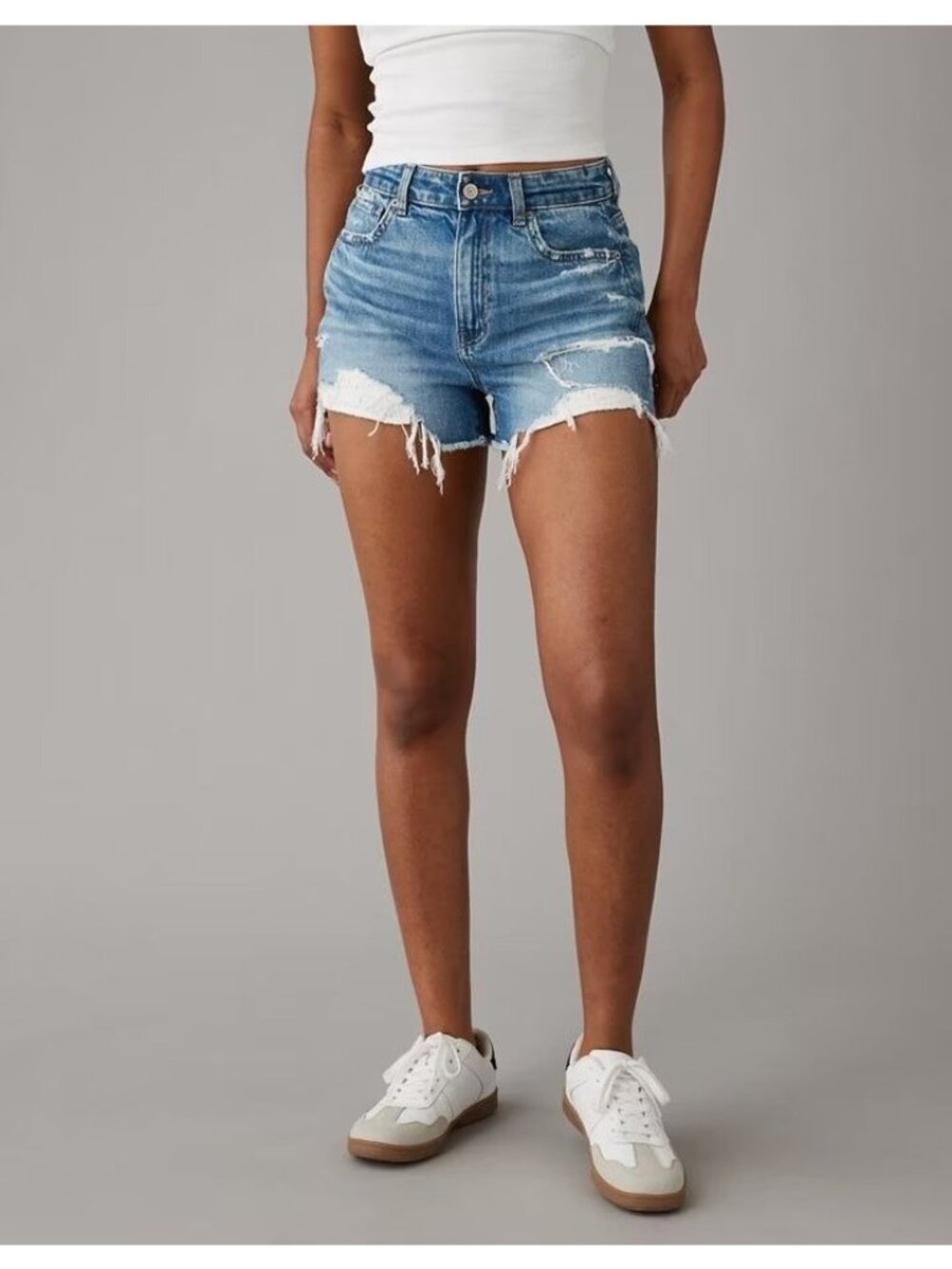 AE Strigid Ripped Medium Bright Indigo White Lace Pocket Denim Mom Shorts NWT